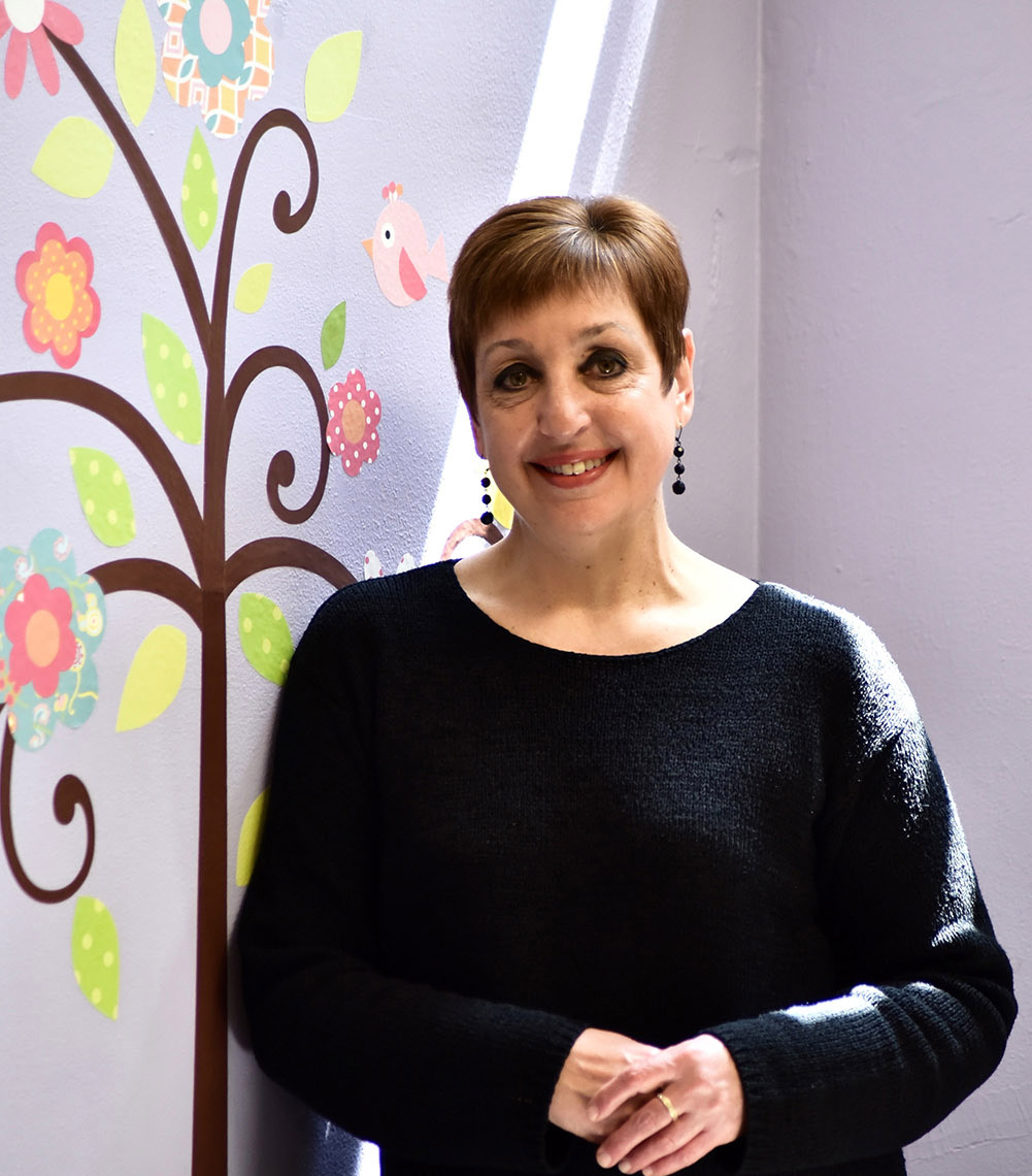 <a href="mailto:leslies@stmaa.org">Leslie Sackett</a>